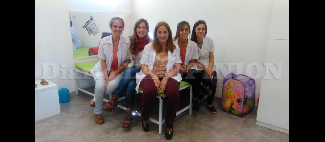  Raquel Cordich  Romina Davin Antonia Irizar Florencia Genaro y Hebe Verde terapistas ocupacionales del Hospital  (LA OPINION)