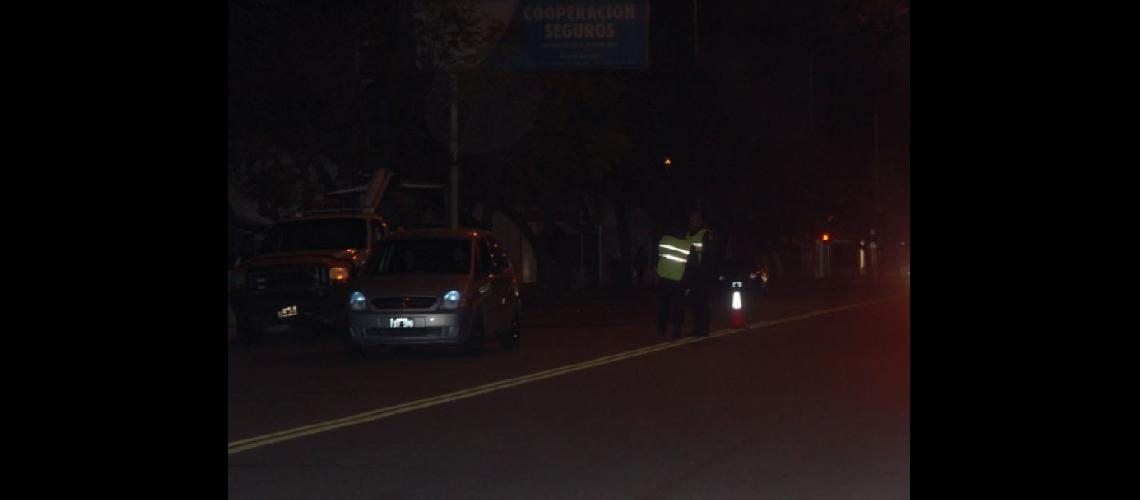  Desde esta noche habr presencia de las fuerzas de seguridad para evitar problemas en la ciudad (LA OPINION) 