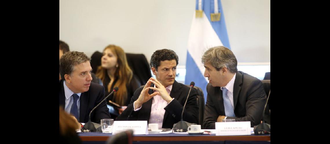  Nicols Dujovne Luciano Laspina y Luis Caputo en la comisión de presupuesto (NA)