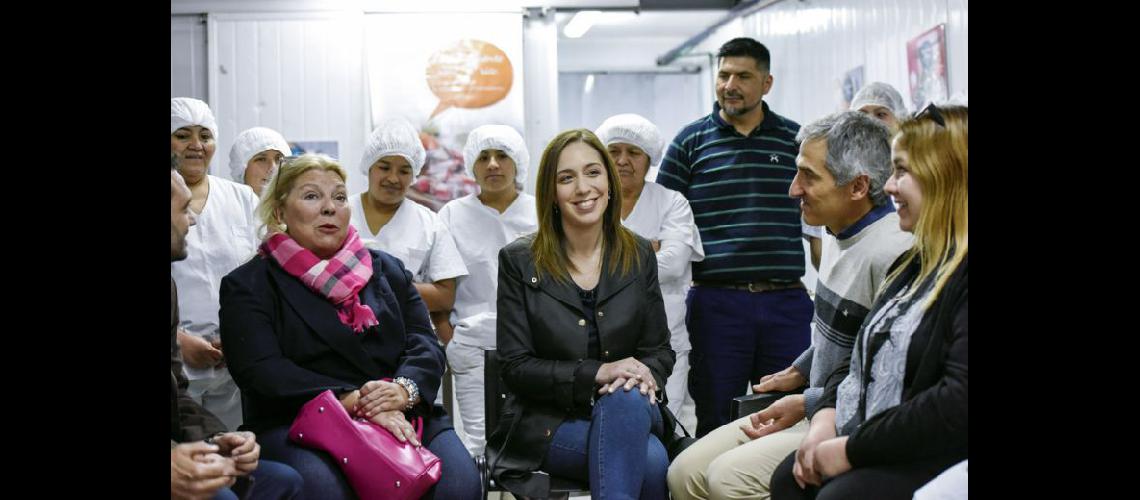  Vidal y Carrió reunidas con trabajadores de una productora de hortalizas (NA)