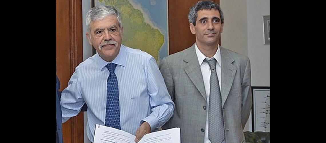 Bonadio resolvió trabar un embargo por 1000 millones de pesos sobre Julio de Vido y Roberto Baratta (NA)