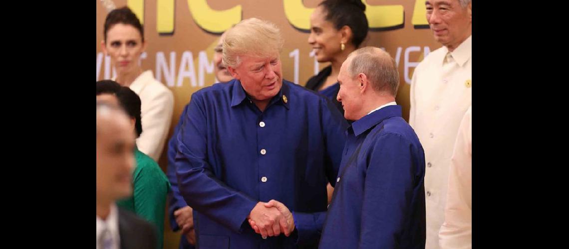  Trump y Putin se mostraron muy sonrientes y amables en sus rpidos intercambios durante la Apec (NA)