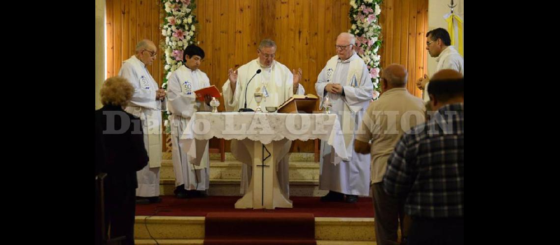  El domingo los sacerdotes que formaron parte de la comunidad celebraron la misa de acción de gracias (OBISPADO SAN NICOLAS)