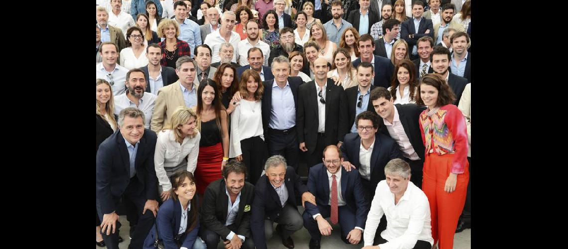  Mauricio Macri se reunió en Tecnópolis con dueños de Pymes (NA)