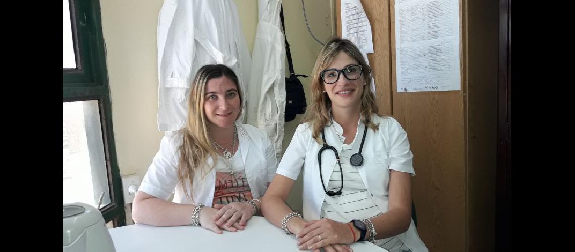  Débora Mendi y Josefina Masciotta en un alto de la tarea dialogaron con LA OPINION (LA OPINION)