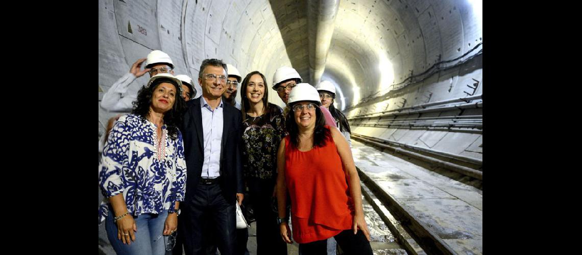  Macri junto a Vidal recorrió en el Partido de Morón las obras de soterramiento del Sarmiento  (NA)