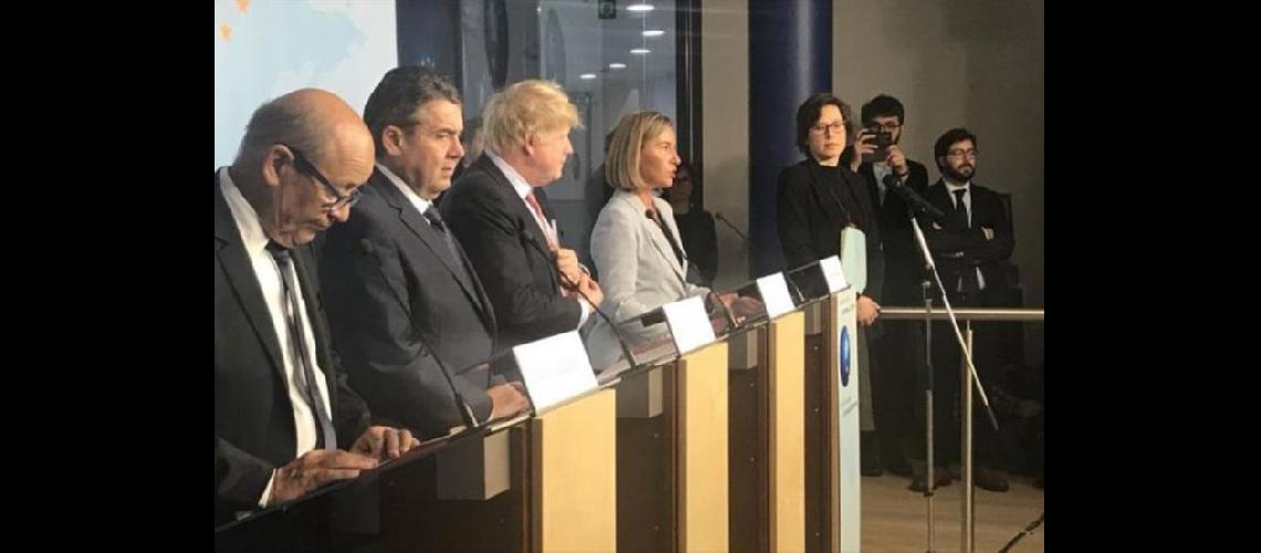  La jefa de la Diplomacia europea Federica Mogherini y los ministros de Reino Unido Alemania y Francia (HISPANTVCOM)