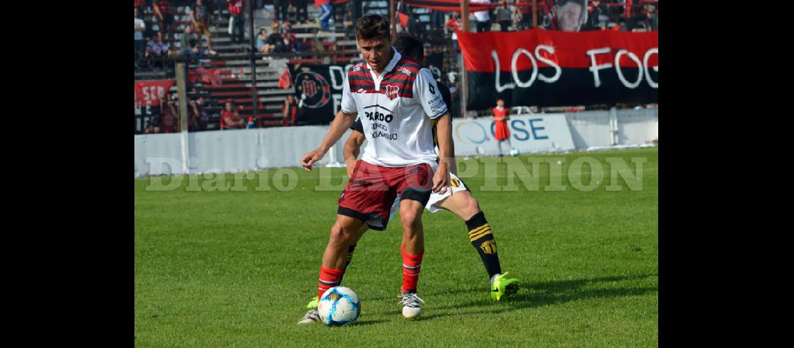  Martínez es el mximo goleador de Douglas en el Federal A con siete tantos (ARCHIVO LA OPINION)