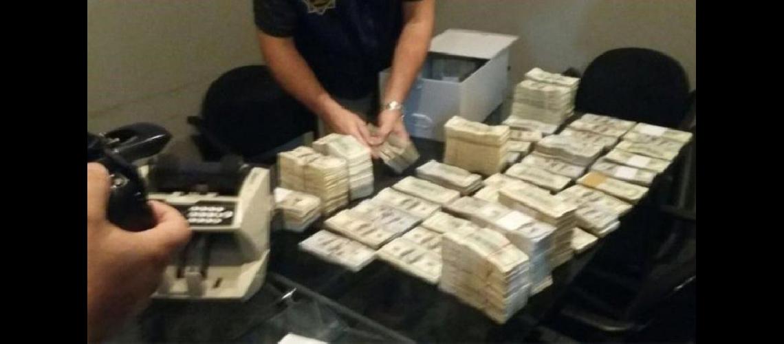  El fiscal del caso informó que es la mayor incautación de dinero en efectivo en la historia de Uruguay (ELLITORALCOMAR)