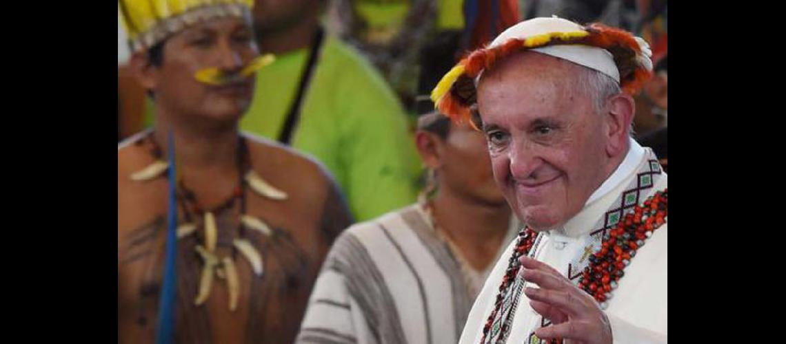  El Papa Francisco recibió regalos de los representantes de pueblos originarios (ELCOMERCIOCOM)