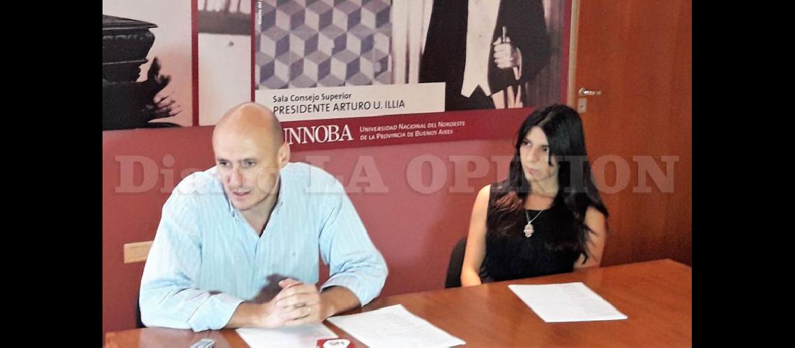  Diego Batalla e Ivana Coronel de la Universidad Nacional del Noroeste de la provincia de Buenos Aires (UNNOBA) 