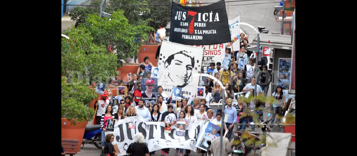  La marcha finalizar en la exsede de la Comisaría donde se colocar una placa con el nombre de las víctimas (ARCHIVO LA OPINION)