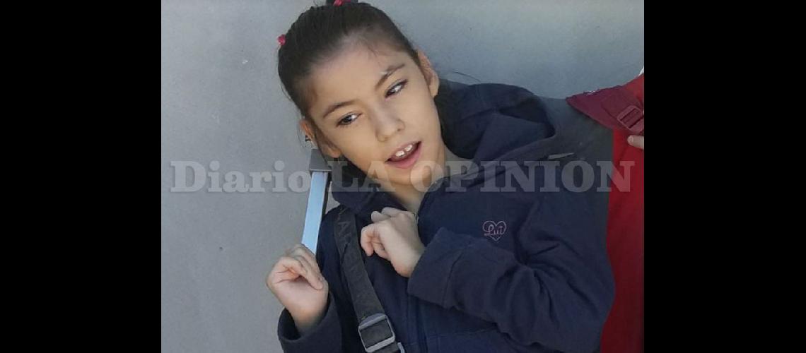  Valentina de 12 años que padece parlisis cerebral desde que era bebé (CAROLINA CEJAS)