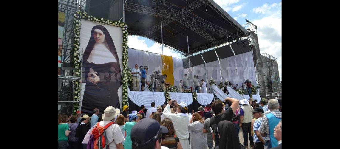  El 17 de noviembre de 2012 Pergamino se vestía de fiesta para celebrar la beatificación de Crescencia Pérez (ARCHIVO LA OPINION)