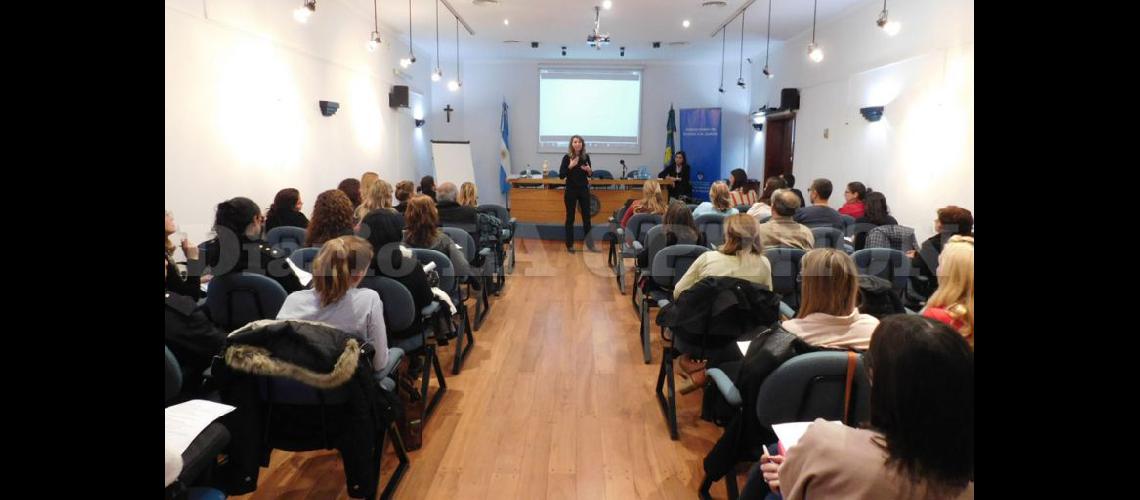  El encuentro fue organizado por el Colegio de Abogados la Dirección Municipal de la Mujer y el Centro de Acceso a la Justicia  (COLEGIO DE ABOGADOS DE PERGAMINO)