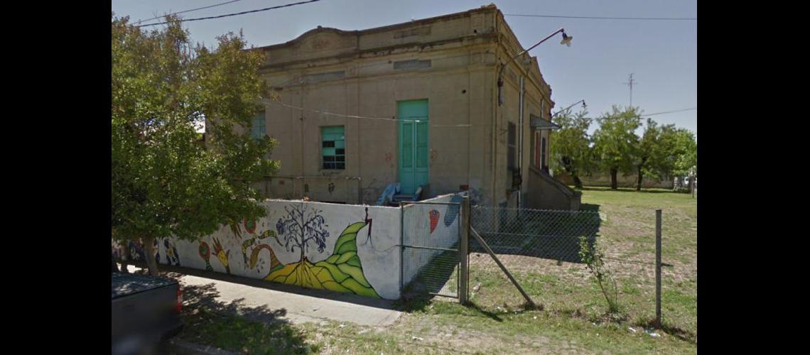  La Escuela de Artes Visuales del barrio Centenario donde intentaron robar  (GOOGLE MAPS)