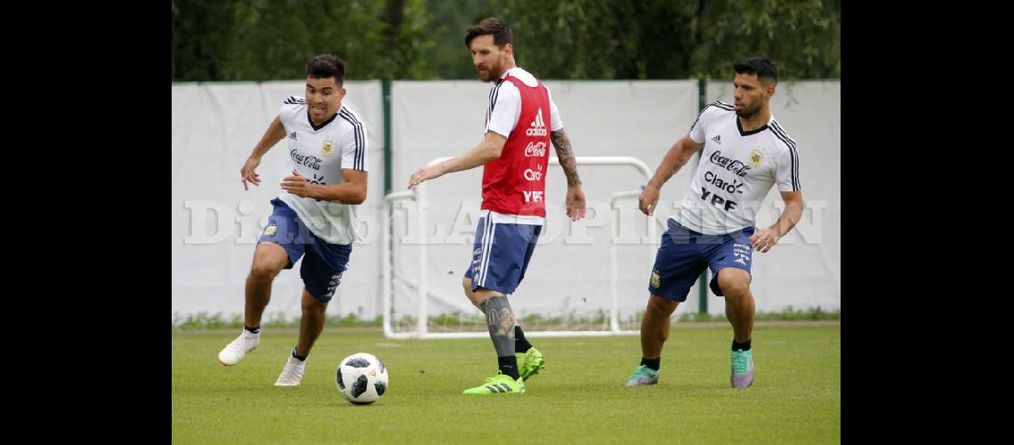  Marcos Acuña Lionel Messi y Sergio Agüero en el entrenamiento de este miércoles (NA)