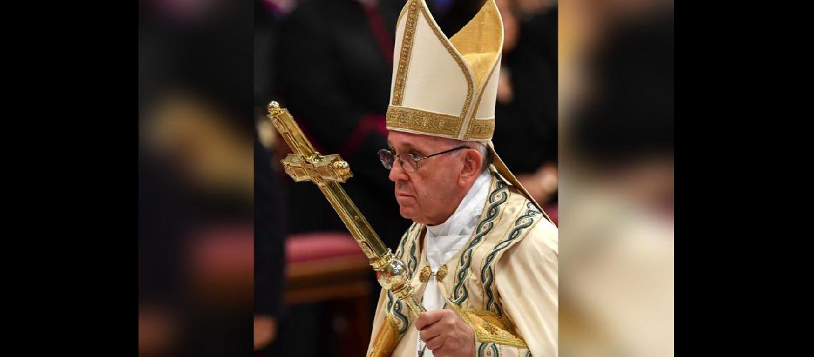  El Papa ya aceptó la renuncia de cinco obispos de la Iglesia chilena (NA)