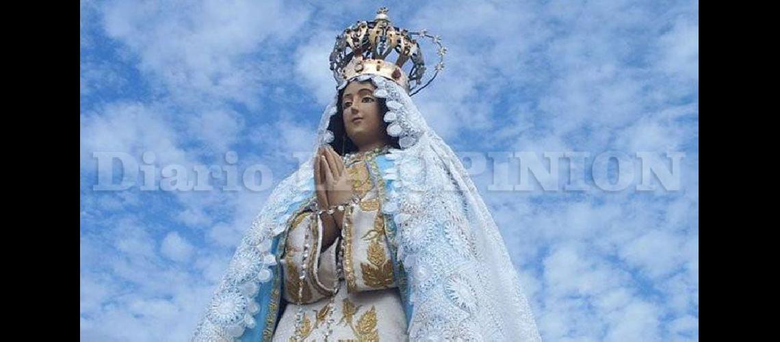  El 16 de julio de 1900 la imagen de la Virgen fue coronada por voluntad del Papa León XIII (ARQUIDIOCESIS DE CORRIENTES) 