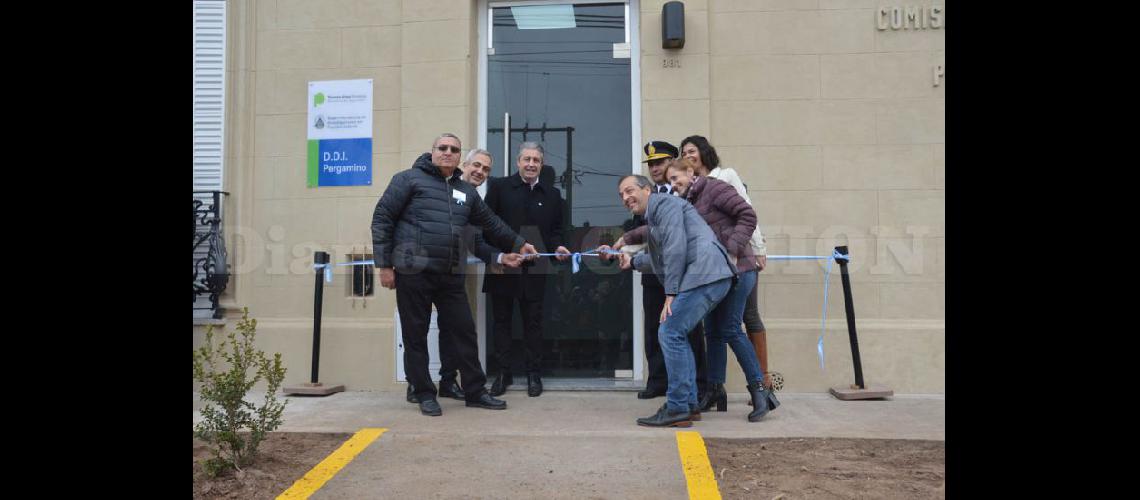  En la oportunidad el intendente dejó formalmente inaugurada la nueva sede de la DDI de avenida Paraguay y Merlino (LA OPINION)