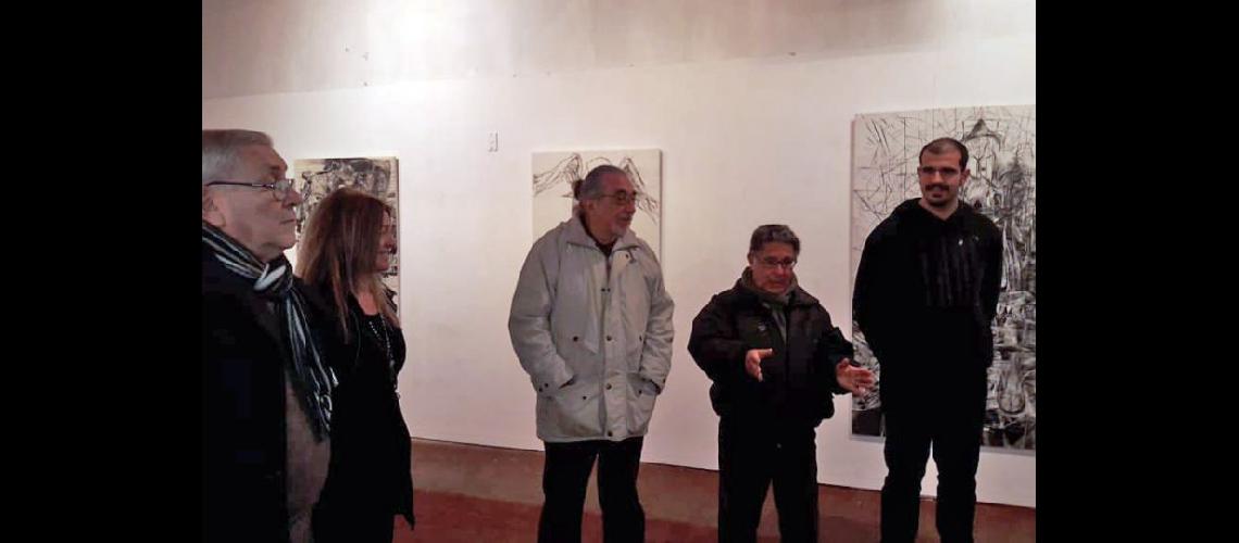  Albarracín presentó al artista y recordó la apertura de la Casa de la Cultura (LA OPINION)