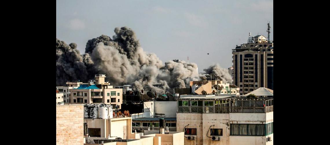  El ejército israelí bombardeó ayer supuestas instalaciones militares de Hamas instaladas en la Franja de Gaza (AFP)