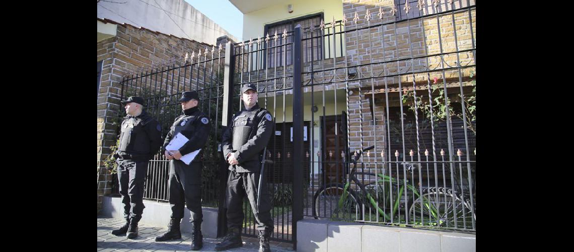  Efectivos de la Policía Federal custodiaron ayer la casa del chofer Oscar Centeno en Olivos (NA)