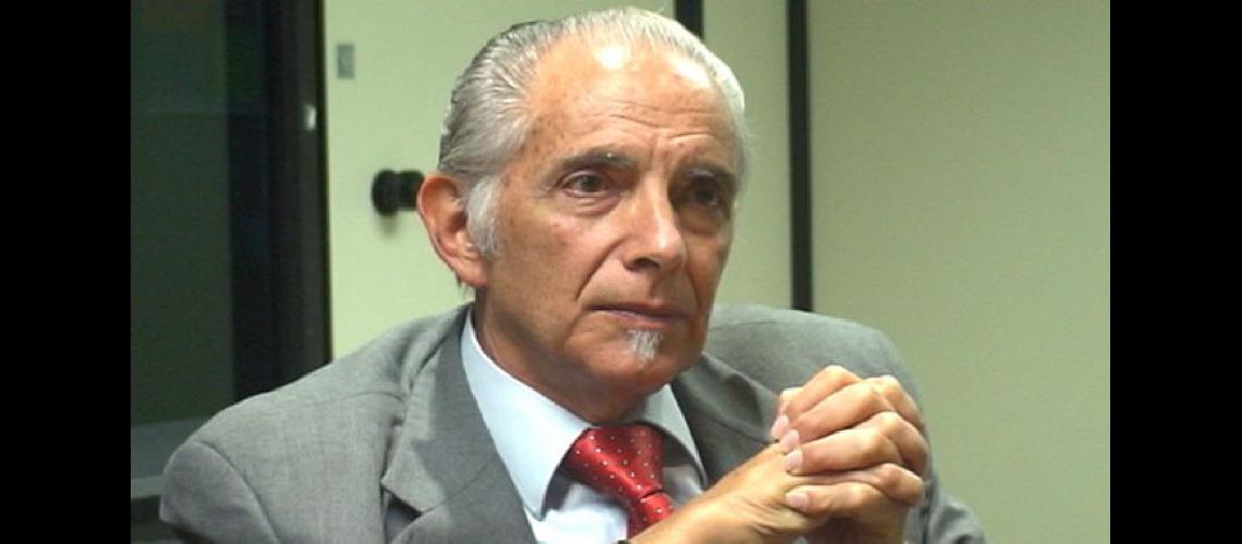  Víctor Beker director del Centro de Estudios de la Nueva Economía (NA)