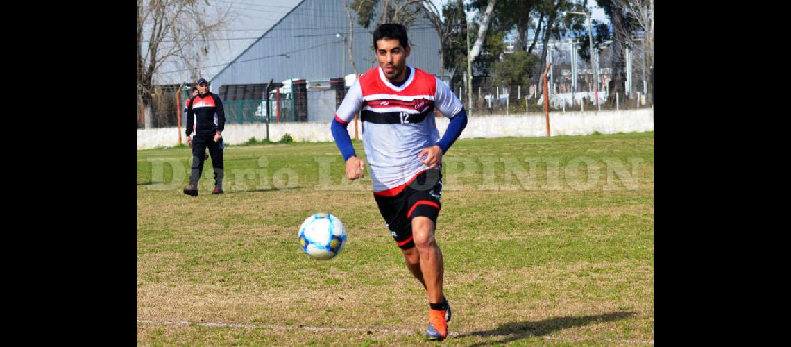  Martín Pucheta jugó el amistoso ante Sirio y cumplió con las expectativas del cuerpo técnico (LA OPINION)