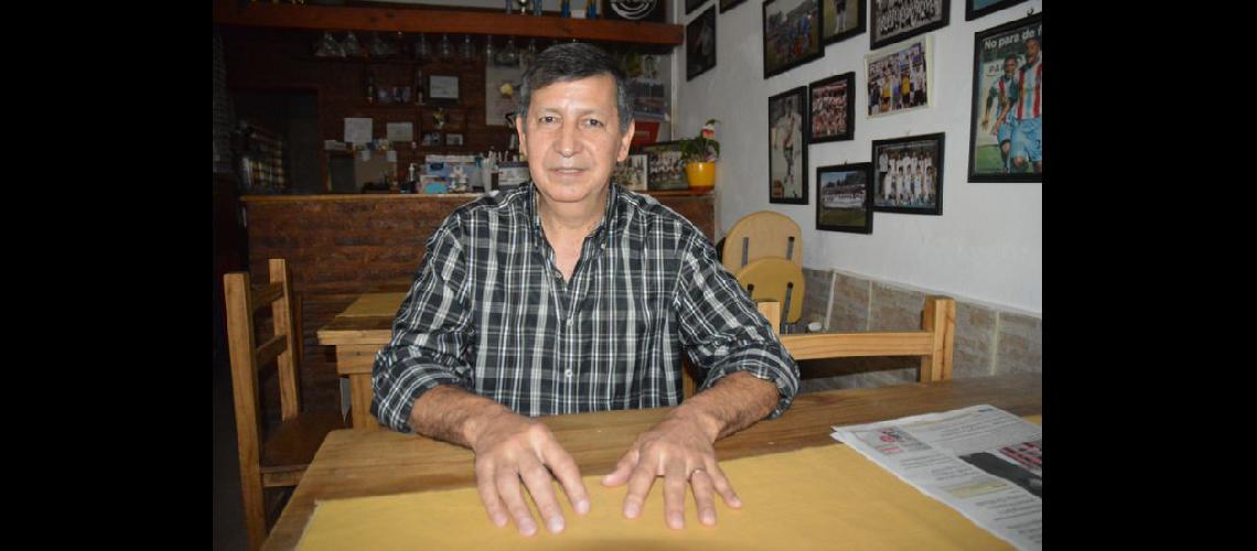  Ramón Ríos un maestro pizzero que aprendió el oficio que se transformó en una pasión (LA OPINION)