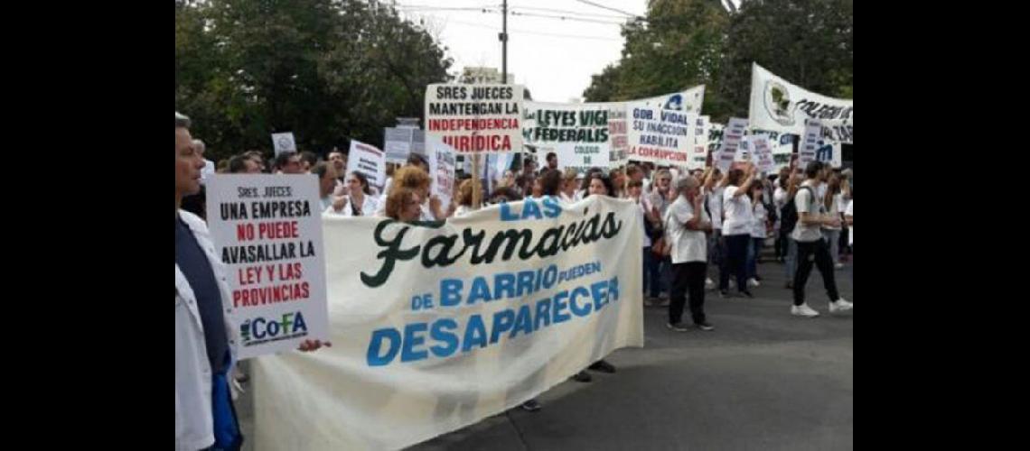  Farmacéuticos bonaerenses este miércoles volvern a reclamar contra Farmacity (COLEGIO DE FARMACEÚTICOS) 