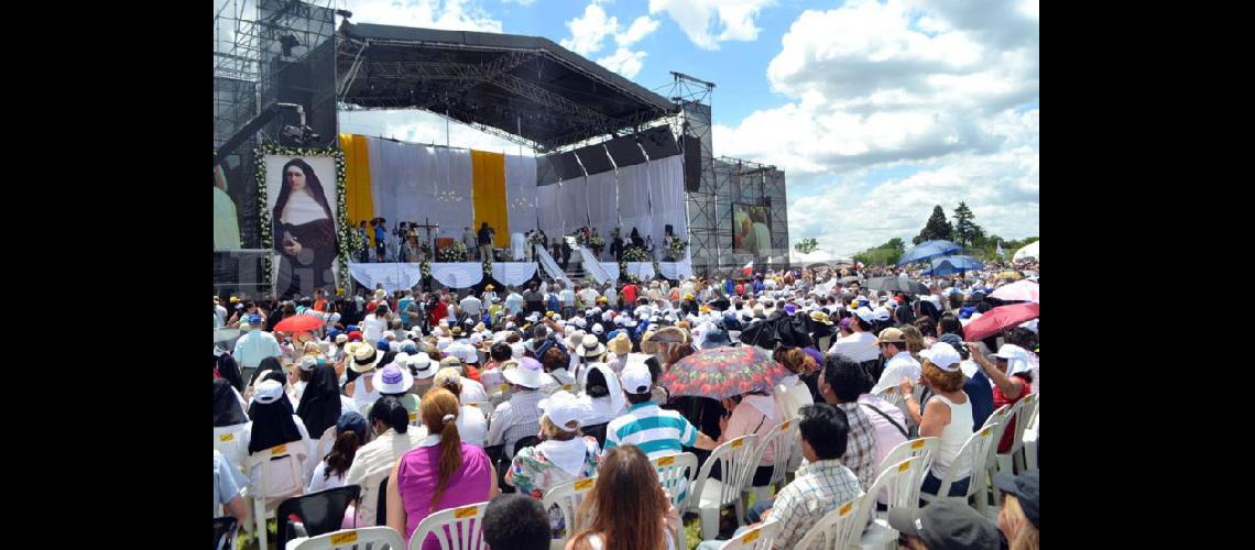  Se cumplen seis años desde la masiva celebración litúrgica realizada en el Circuito El Panormico (ARCHIVO LA OPINION)