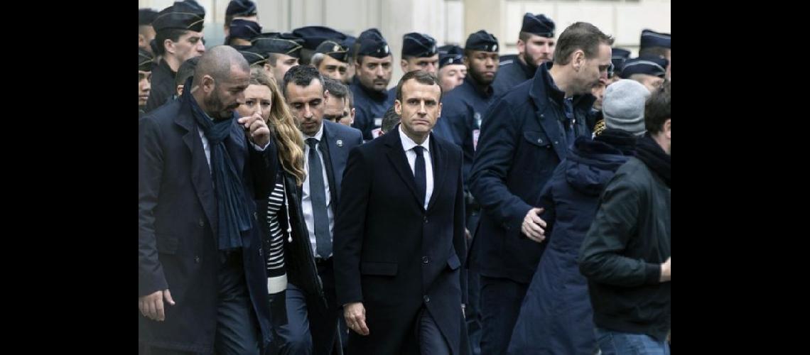  Esta es la primera vez que Macron que llegó al poder en mayo 2017 retrocede ante la presión de las calles (ETIENNE LAURENT)