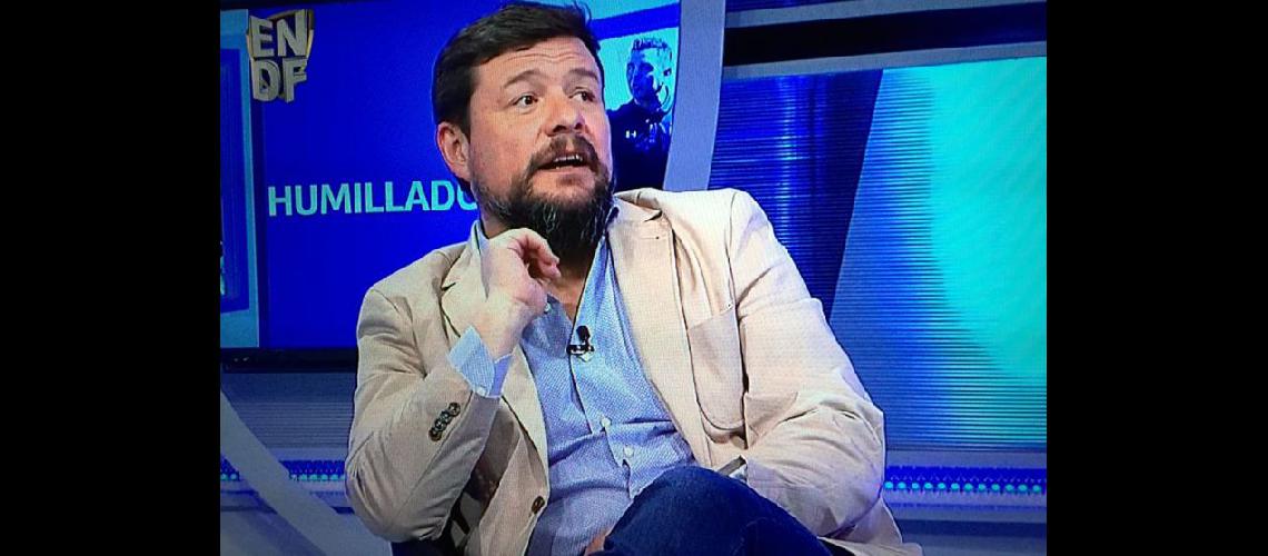  Leonardo Burgueño en el Canal del Fútbol de Chile Es panelista de un programa de anlisis de la fecha (LEONARDO BURGUEÑO)