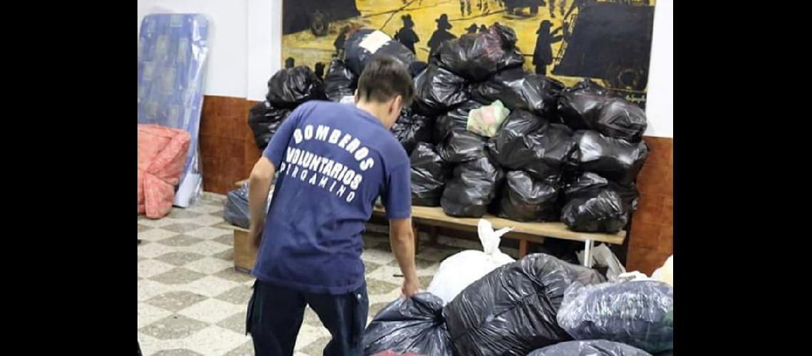  Los Bomberos Voluntarios por iniciativa del doctor Alexis Zapata reciben donaciones hasta el viernes (BOMBEROS PERGAMINO)