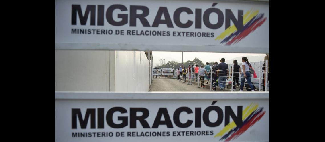  La frontera entre Cúcuta y Tchira EEUU y otros países han prometido ayuda humanitaria para Guaidó (NA)