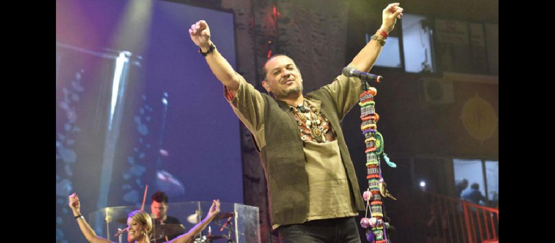  El indio Lucio Rojas premio Consagración del Festival de Cosquín 2019 actuar esta noche en la Fiesta de la Estaca (VOS-LAVOZ) 