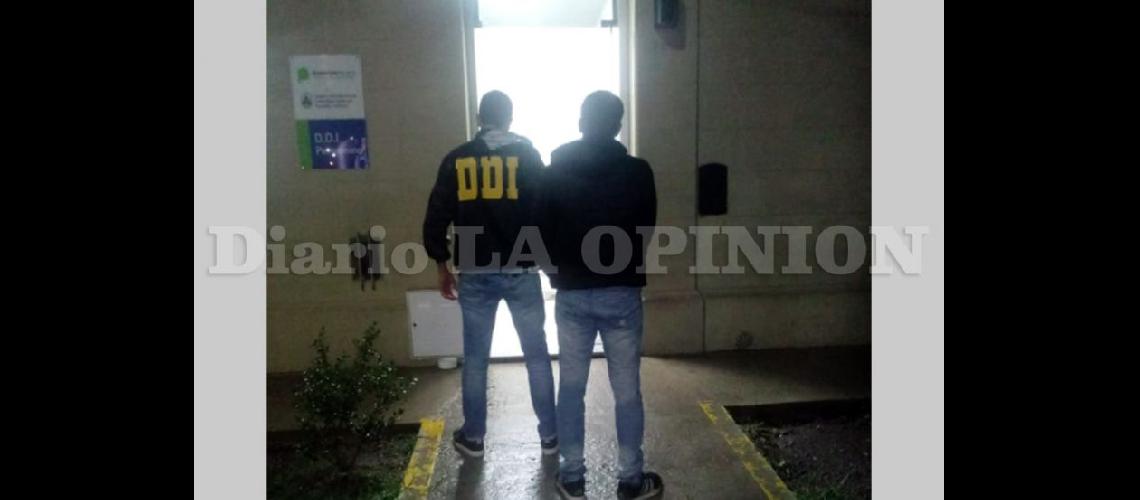  El sujeto fue arrestado en el barrio La Guarida (LA OPINION)