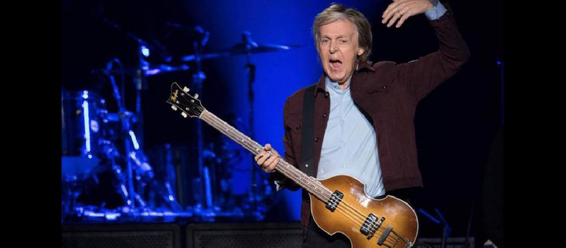  A tres meses de cumplir 77 años McCartney carga con gusto sobre sus espaldas el peso de mantener vivo el legado de The Beatles (TELAM) 