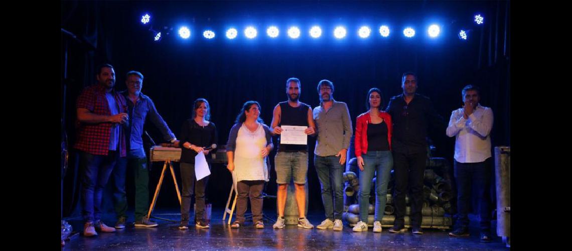  La noche del domingo se realizó la entrega de premios en el Teatro Unión (MUNICIPIO DE PERGAMINO) 
