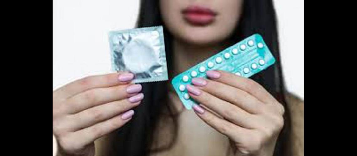  Las funcionarias resaltaron la importancia de insistir en el uso del preservativo para evitar enfermedades (LAOPINIONCOM)