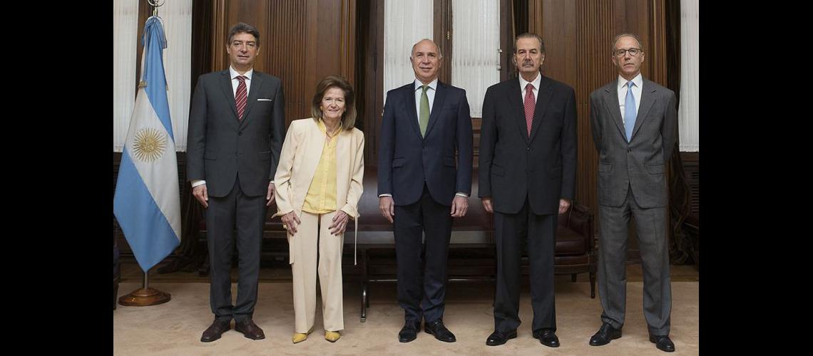  Los ministros de la Corte Suprema de Justicia firmaron el martes la resolución que generó debates (NOTICIAS ARGENTINAS)
