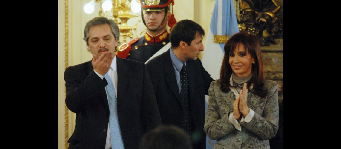  Cristina Kirchner anunció que Alberto Fernndez ser precandidato a presidente y que ella lo acompañar como postulante a vicepresidente (NA)