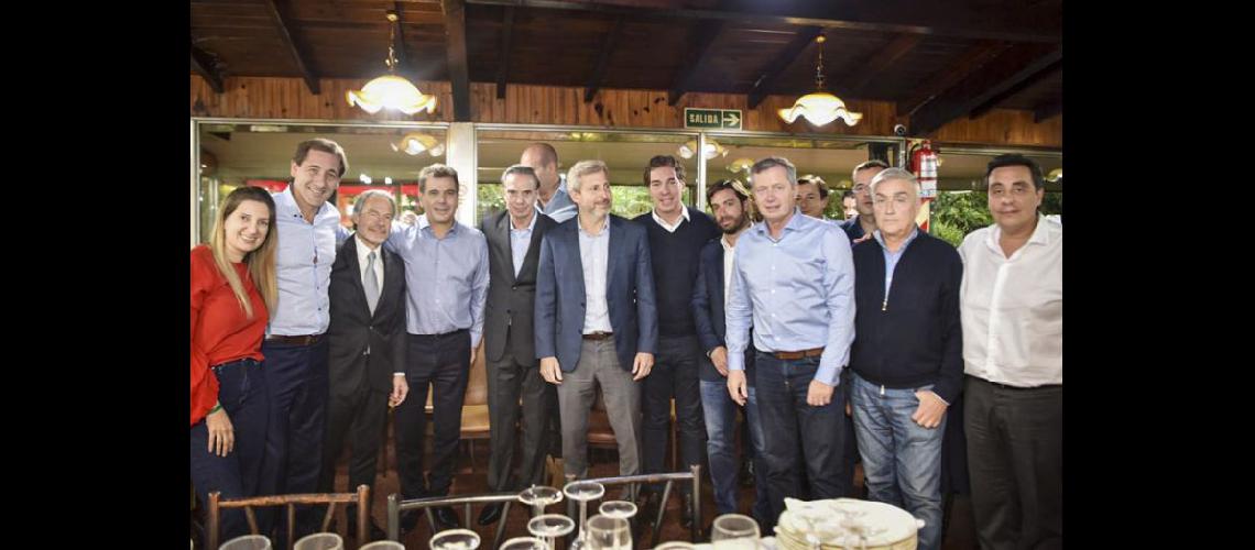  El senador Pichetto calificó al almuerzo como un reencuentro de compañeros del peronismo (NOTICIAS ARGENTINAS)
