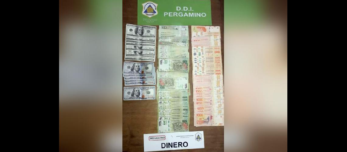  Parte del dinero secuestrado en el robo- fueron aprehendidas dos mujeres (MINISTERIO DE SEGURIDAD BONAERENSE)