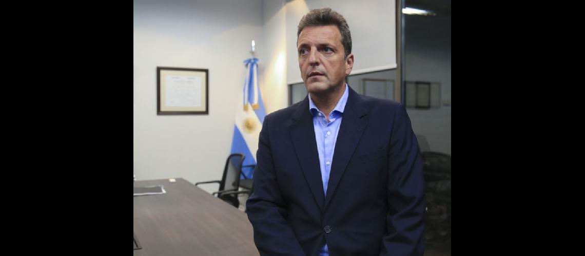  Argentina tiene que ir hacia una consolidación de fuerzas políticas dijo Massa (NOTICIAS ARGENTINAS)