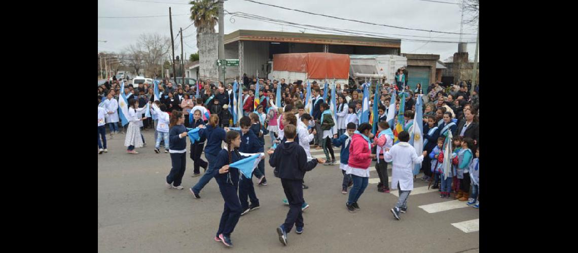  Al igual que el año pasado los alumnos de colegios primarios danzarn al comps del Gato y la Chacarera (ARCHIVO LA OPINION)