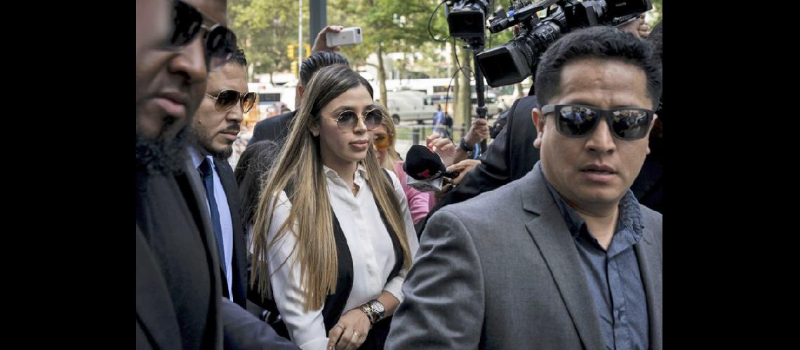  Emma Coronel Aispuro esposa de Joaquín El Chapo Guzmn al llegar al tribunal federal en Nueva York  (NA)