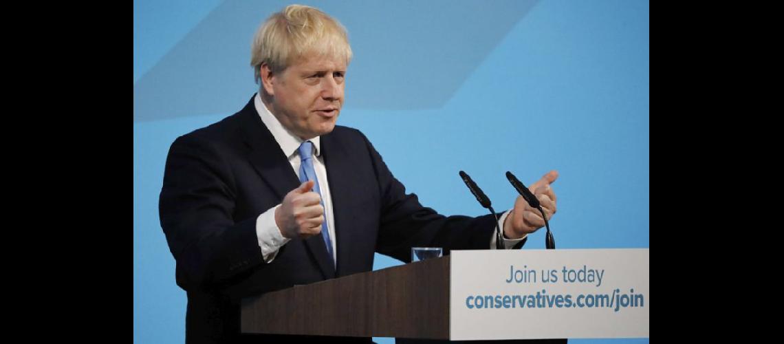  Boris Johnson al anunciar al ganador del concurso de liderazgo del Partido Conservador en el centro de Londres (NA) 