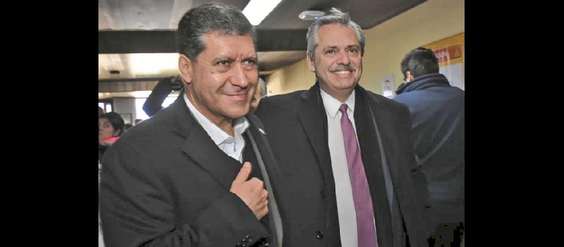  Sergio Casas gobernador de La Rioja junto a Alberto Fernndez precandidato a presidente (NOTICIAS ARGENTINAS)